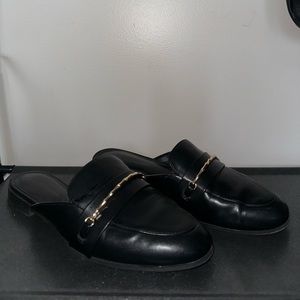Black loafer mule